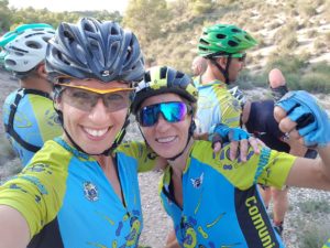 Comunitarias Patricia y María en las Salinas de Molina por Comunidad Biker MTB