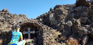 Ermita construida donde se paró la lava de la erupción del volcán Chinyero en Tenerife por Comunidad Biker MTB