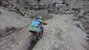 Descenso por zanja en ciclismo de montaña por Alonsojp en Rambla Salada por Comunidad Biker MTB