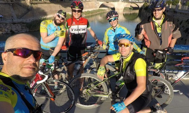 Crónica Ruta de ciclismo de carretera de regreso del comunitario Kronxito por río Segura hasta Murcia en puente Manterola