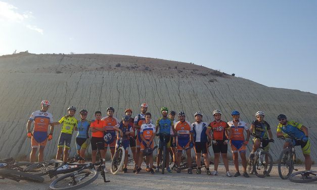 Crónica ruta MTB Iniciación avanzada a la técnica por Badland en Fortuna y Abanilla y Rambla de la Parra con Club Ciclista Fortuna Team