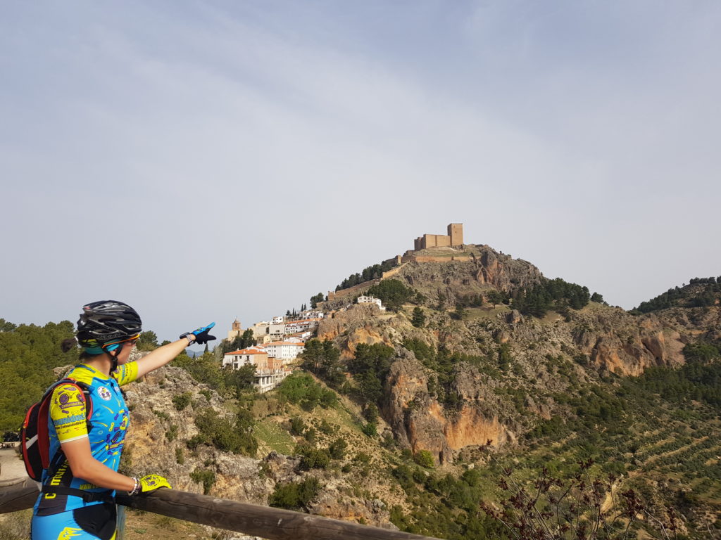 Vistas de Segura de la Sierra en Jaén por Comunidad Biker MTB