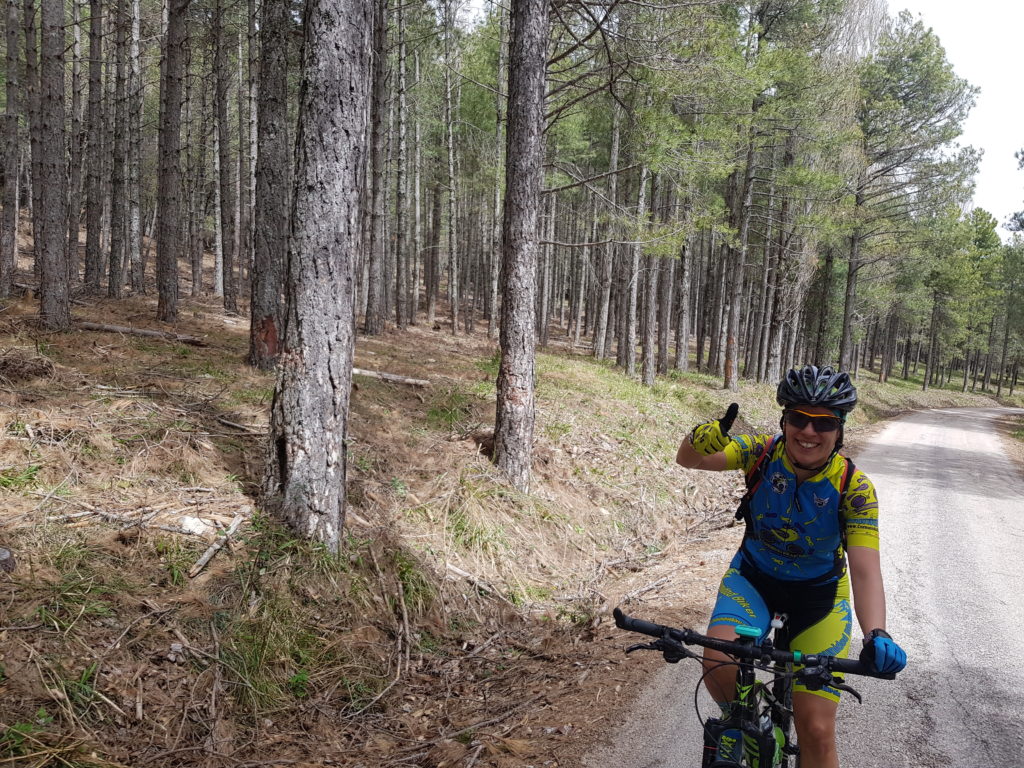 Ascenso al Yelmo en Jaén por Comunidad Biker MTB
