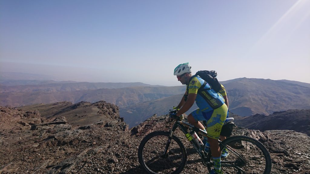 Ciclismo por Veleta en Sierra Nevada con autocaravana | Viaje 2 por Comunidad Biker MTB