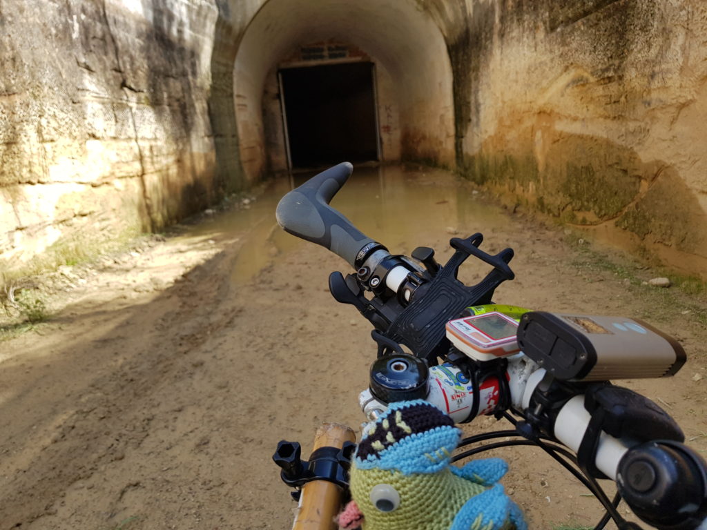 Salida del túnel encharcada por Comunidad Biker MTB