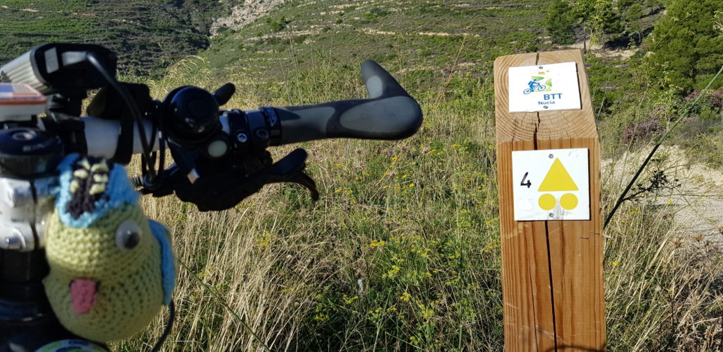 Crónica de la ruta BTT MTB al Puig Campana haciendo ciclismo y senderismo | Viaje 6 Autocaravana
